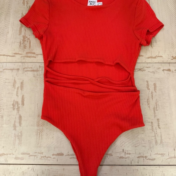 Princess Polly Red Belly Cutout Short Sleeve Bodysuit US 8 - Picture 3 of 7